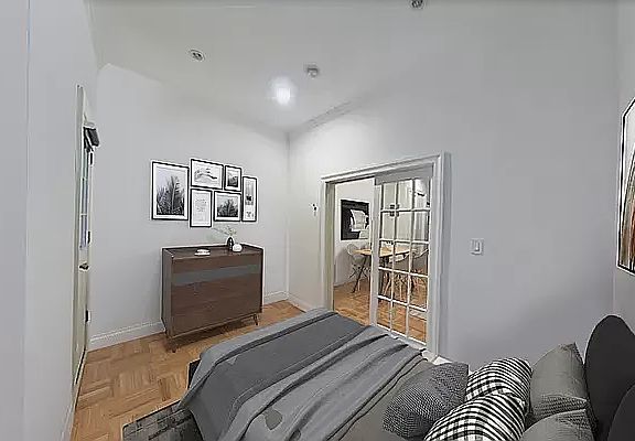 4th image of 45 Carmine St #1