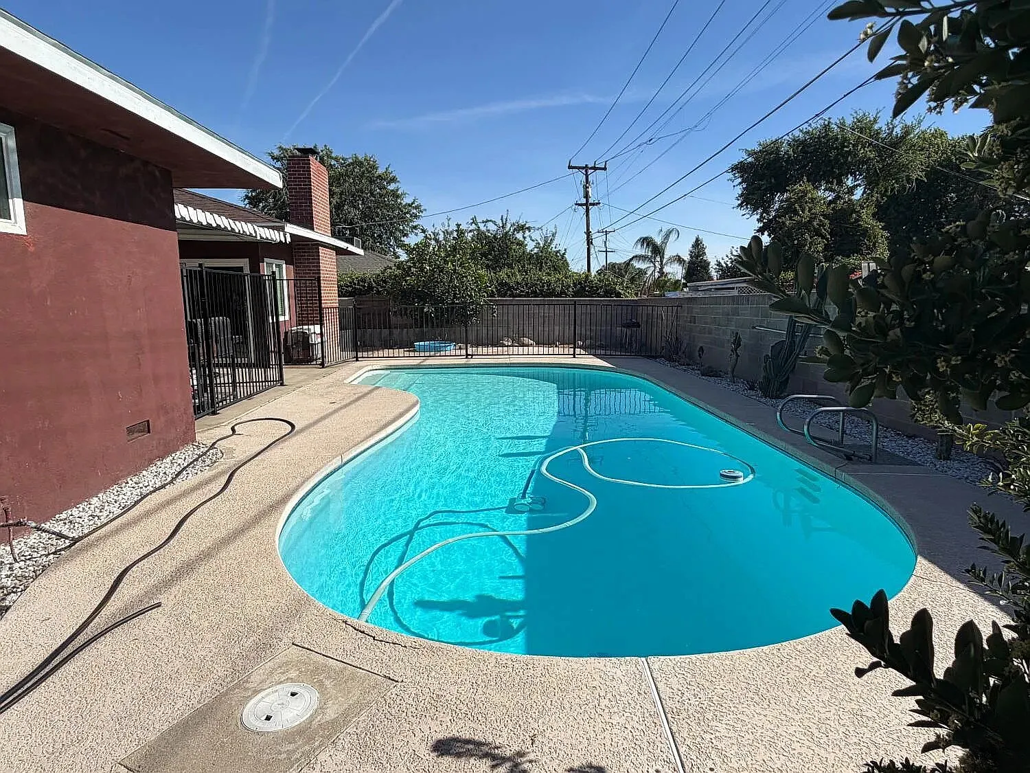 4 bed, 3.0 bath, 2436 sqft, $2,950 — Photo 1
