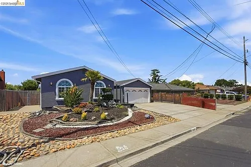 2269 Cypress Ave Photo 1