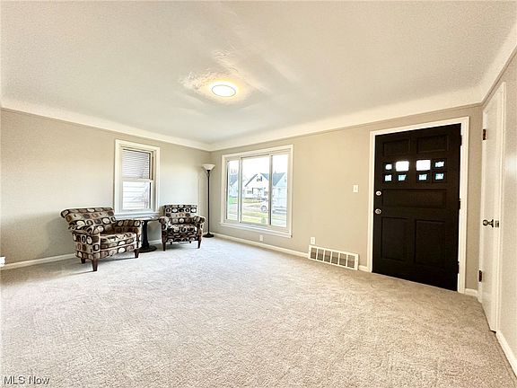 4th image of 13404 York Blvd