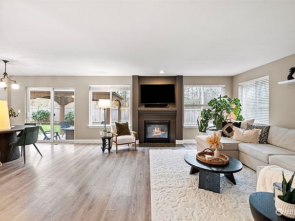 4th image of 8507 153rd Avenue E