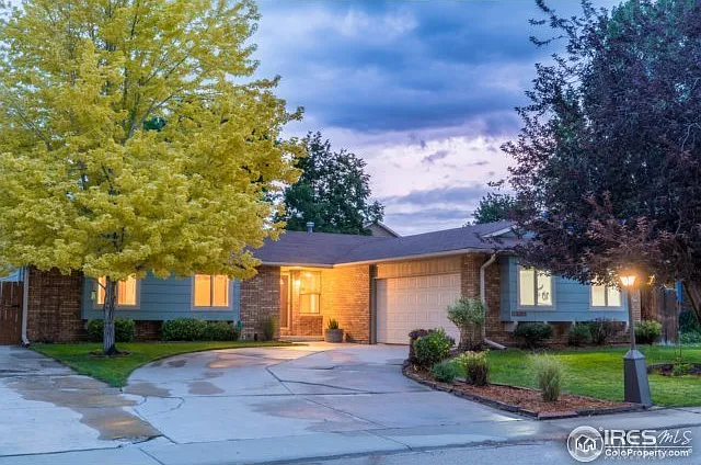 1689 Geneva Cir
