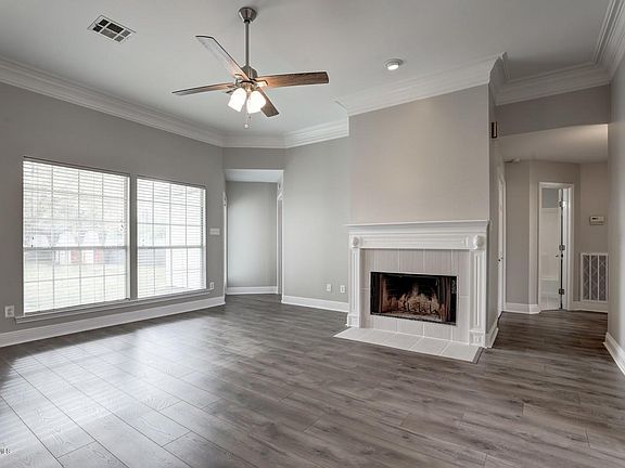 4th image of 601 Emancipation Dr
