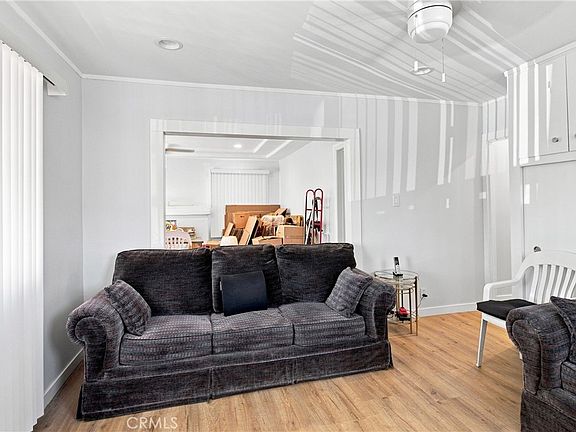 4th image of 1321 W 60th Pl