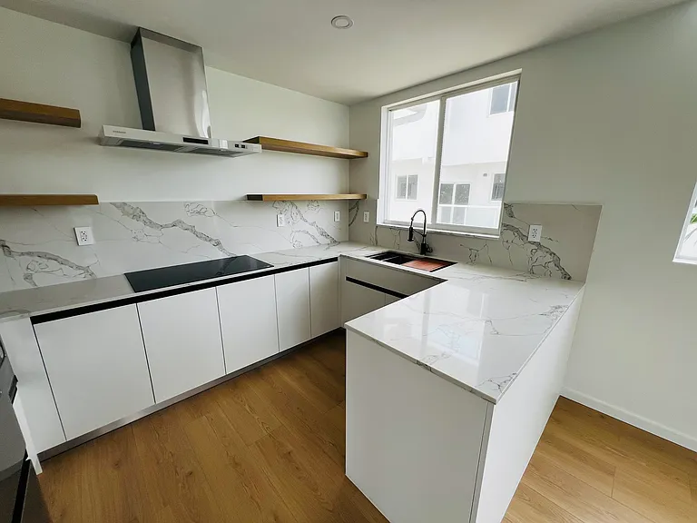 1985 Calais Dr #5 — Photo 6
