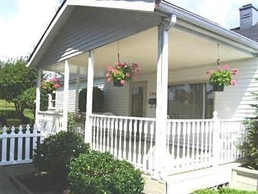 3rd image of 1968 Highlawn Ave