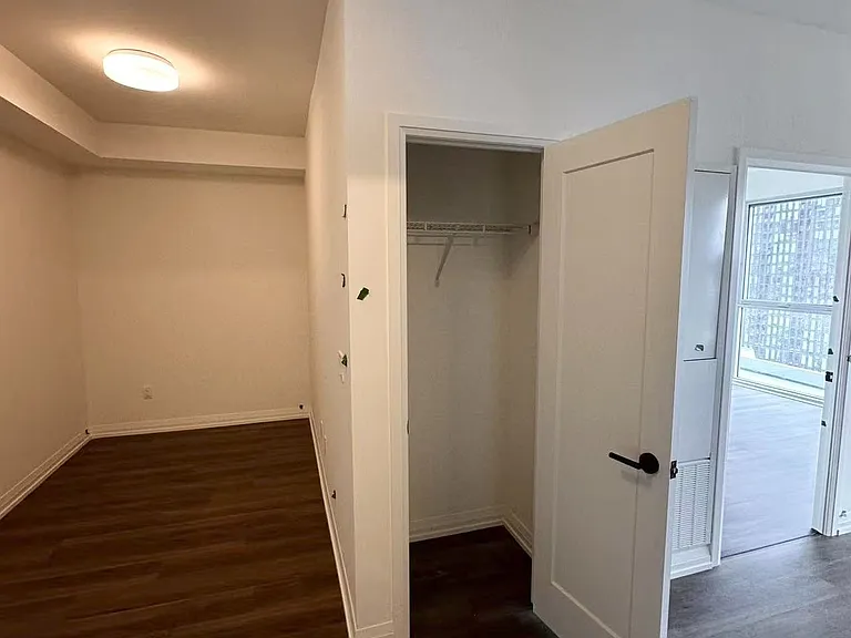280 Dundas St W #1907 — Photo 7