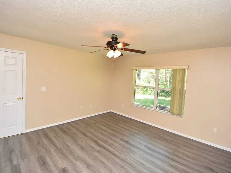 33 Lloyd Trl #B — Photo 15