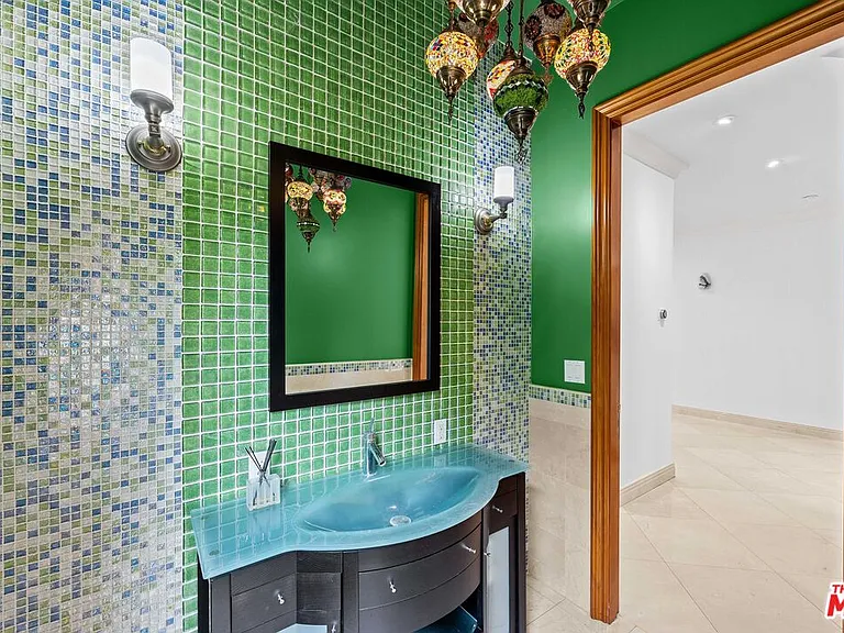 9033 Cresta Dr — Photo 18
