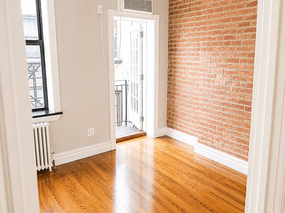 5th image of 246 Mott St APT 24