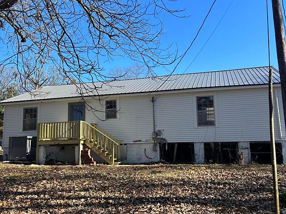 2nd image of 108 Scott St