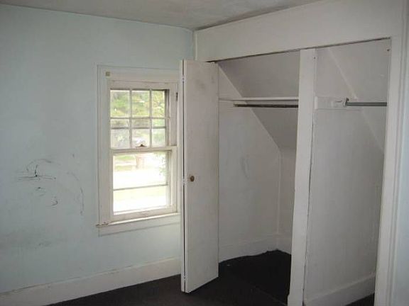 5th image of 78 N Glenwood Ave