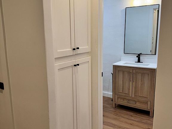 2nd image of 6427 Oakshore Dr #6427