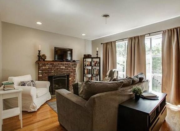 5th image of 527 Northill Dr