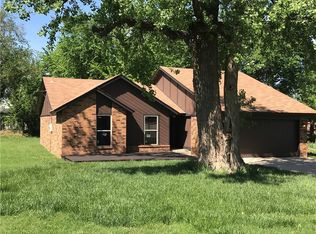 219 S Quentin Ln, Mustang, OK 73064