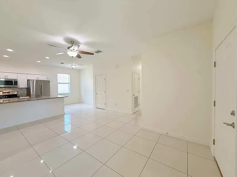 2 W Orange St #102 — Photo 13