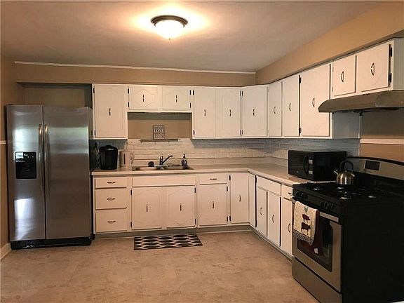 2nd image of 56 Hyde Park