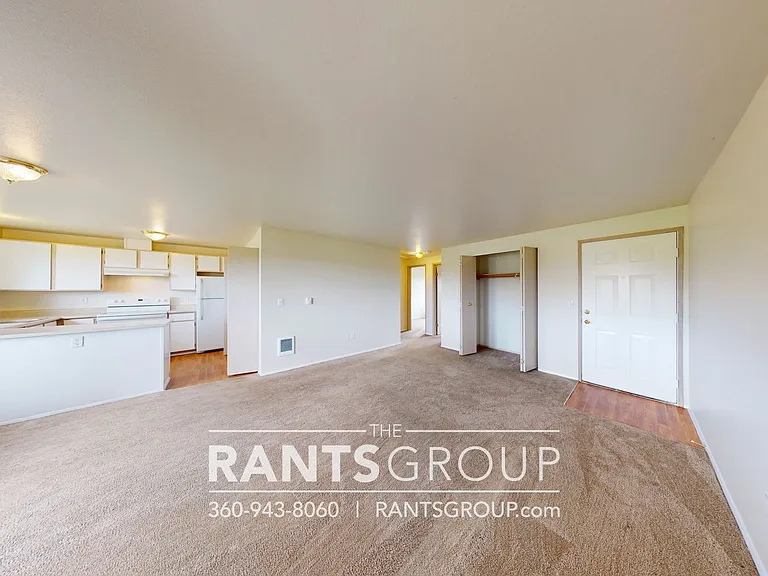 Yelm Creek Apartments — Photo 33