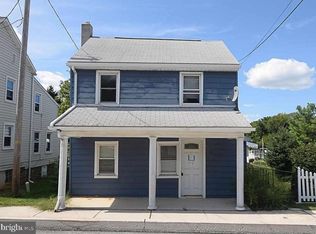 21 Hanover St, Spring Grove, PA 17362