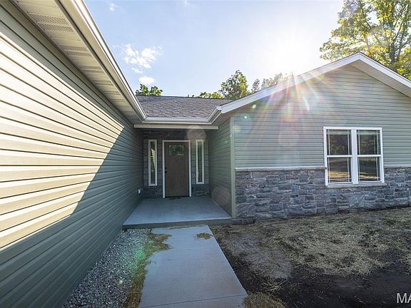 4th image of 13258 Hillview Ln