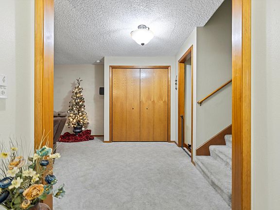 4th image of 1930 Dogwood Pl