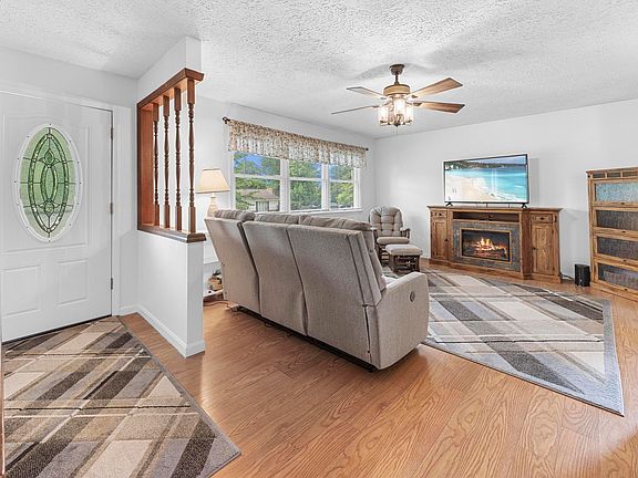 3rd image of 510 Sunrise Dr