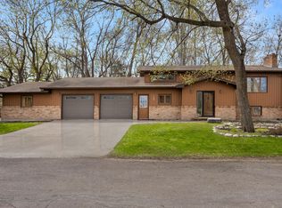 130 Ash Ln, Harwood, ND 58042
