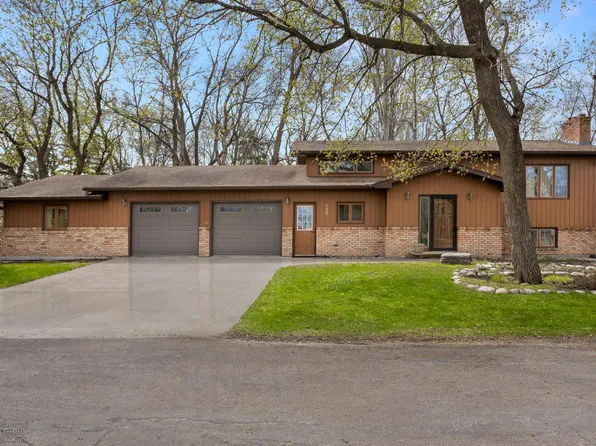 130 Ash Ln, Harwood, ND 58042