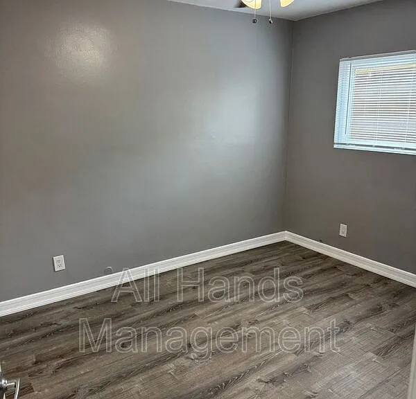 3025 E 5th St #1 — Photo 7