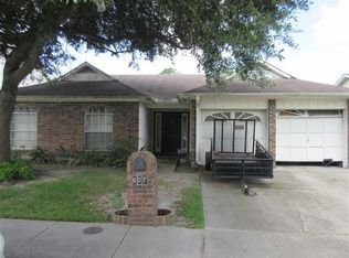 607 Aurora Oaks Dr, New Orleans, LA 70131