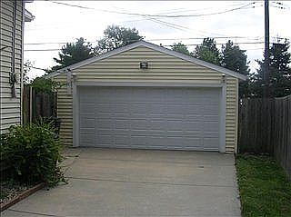 4th image of 2540 Lynn Cir