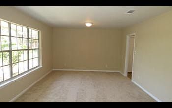 3rd image of 805 Standish Ct