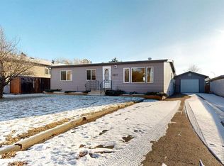 6007 N Spruce Dr, Stettler, AB T4K 1G5