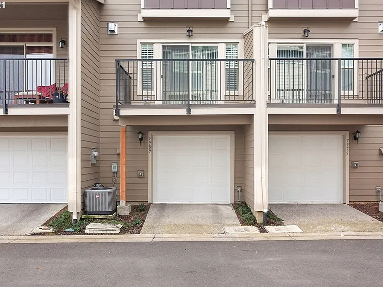 7989 NE Heiser St — Photo 14