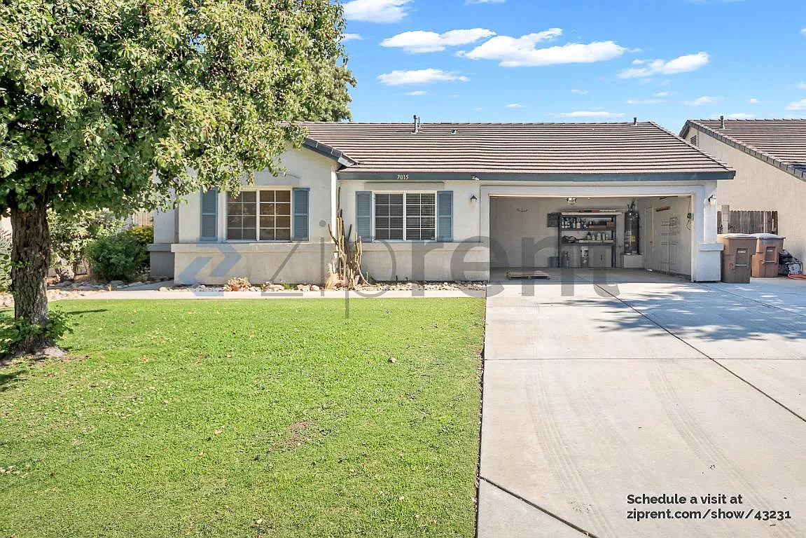 3 bed, 1264 sqft, $2,205 — Photo 2