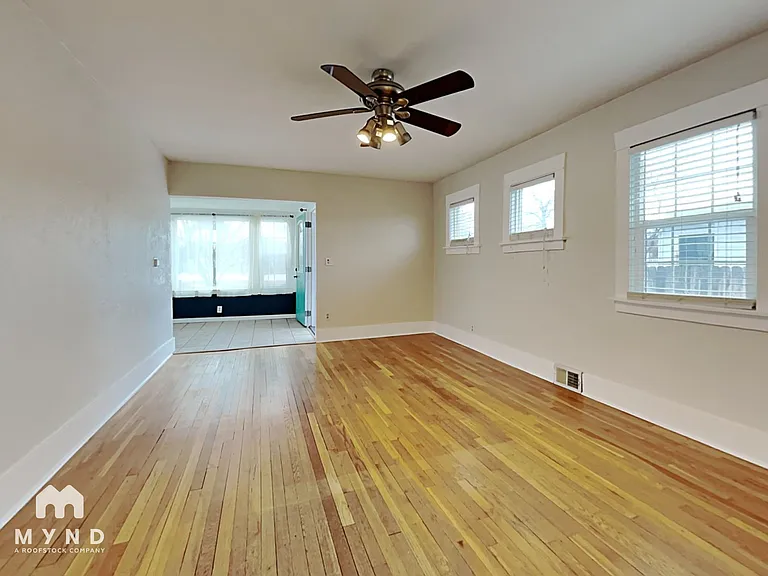 4465 N Meade St — Photo 3