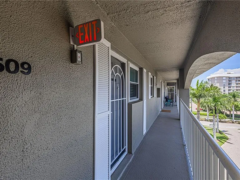 2880 Gulf Shore Blvd N #509 — Photo 24