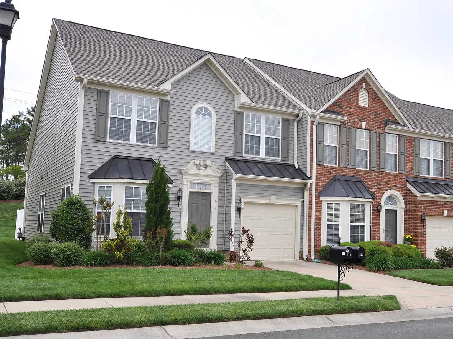 3 bed, 2.5 bath, 2100 sqft, $2,200 — Photo 1