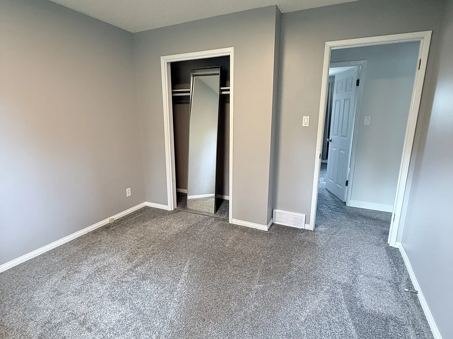 242 Carleton Drive — Photo 4
