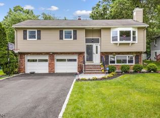 19 Dogwood Dr, Denville, NJ 07834