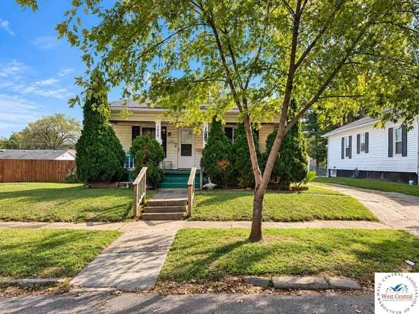 1409 S Stewart Ave, Sedalia, MO 65301