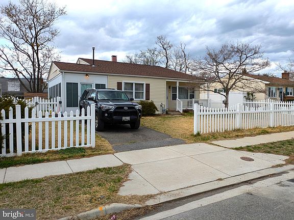 2nd image of 114 Glenlea Dr
