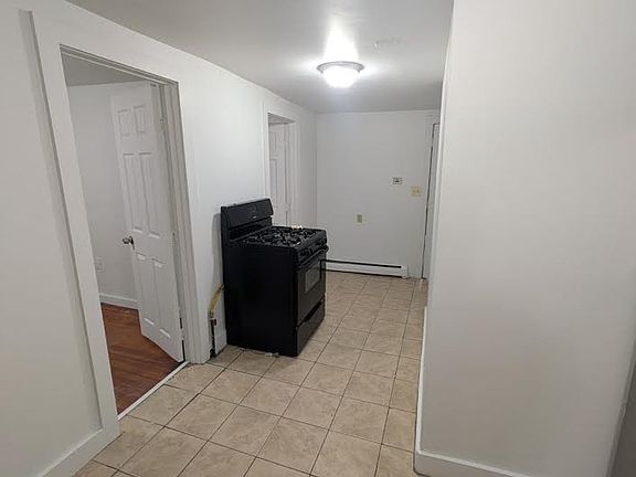5th image of 171 Frank St #B