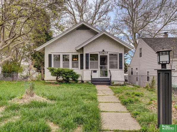 4939 Hickory St, Omaha, NE 68106