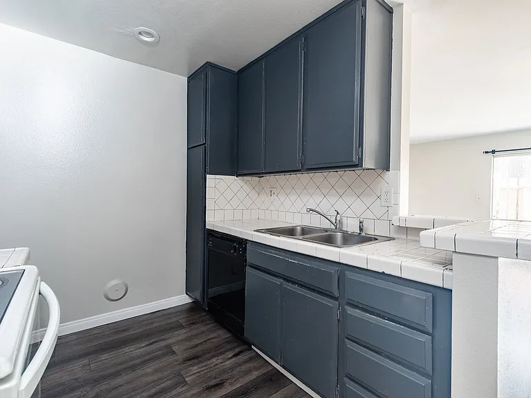 2300 S Hacienda Blvd #G4 — Photo 8