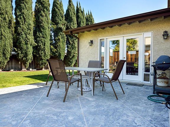 5th image of 812 San Carlos Dr