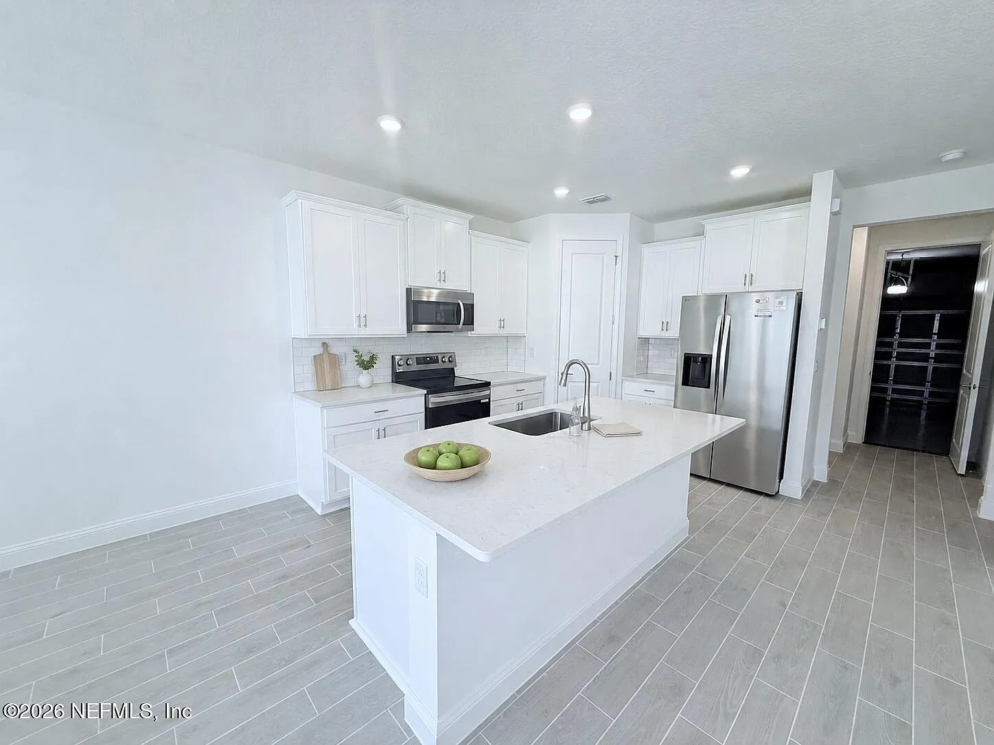 3 bed, 2.5 bath, 1798 sqft, $2,700 — Photo 3