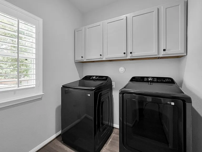18207 Samie Nell Ct — Photo 33