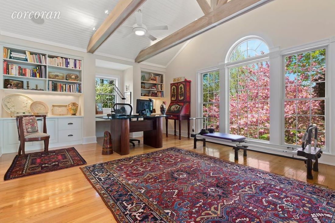  Studio/Office off MBR