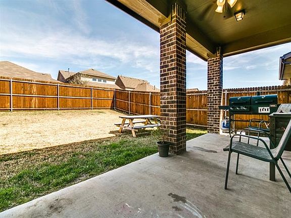 4th image of 2301 Marigold Dr